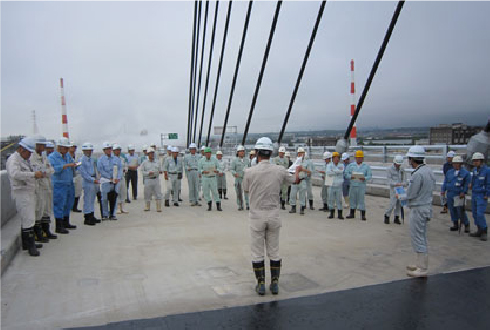 宇部湾岸線道路改築工事(当社グースアスファルト舗装施工箇所)