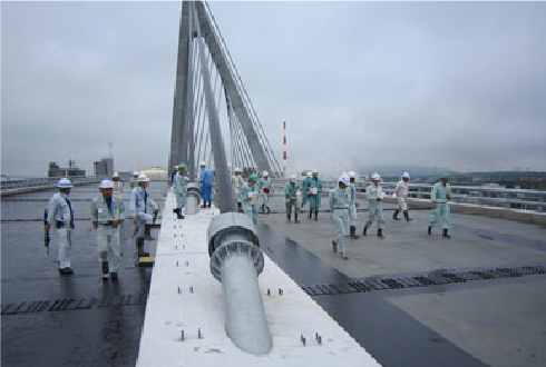 宇部湾岸線道路改築工事(当社グースアスファルト舗装施工箇所)